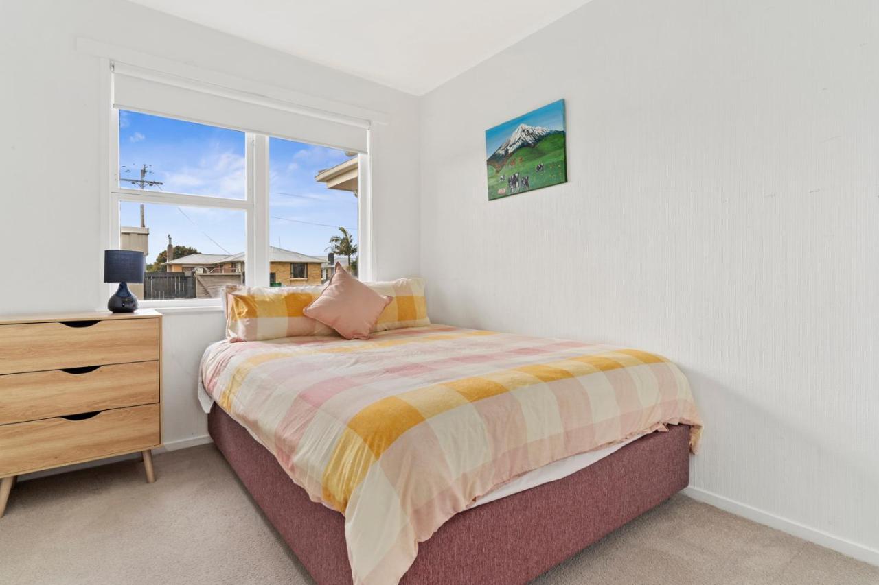 Вилла 3 Bed At The Mount Close To Bayfair Shopping Mall Маунт-Маунгани Экстерьер фото